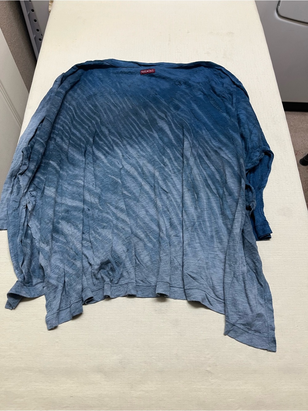 Hard Tail Forever L blue tie-dye 3/4 sleeve slouchy tee - Picture 7 of 12